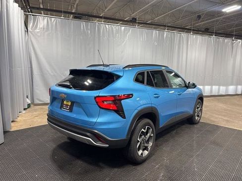 Certified 2025 Chevrolet Trax LT w/ LT Convenience Package image 7