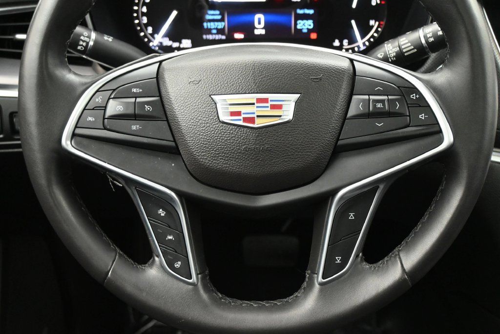Used 2017 Cadillac XT5 Premium Luxury FWD image 5