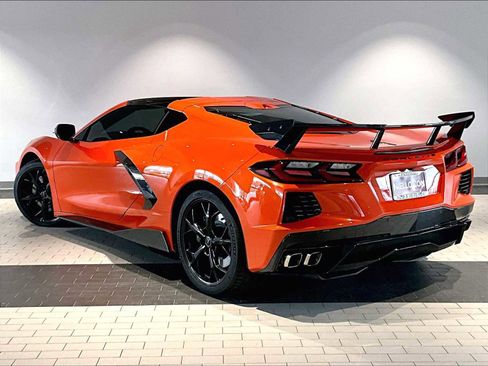 Used 2020 Chevrolet Corvette Stingray Preferred Cpe w/ 2LT Preferred Equipment Group image 3