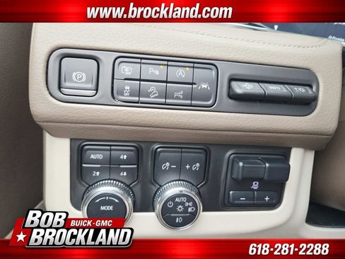 Used 2024 GMC Yukon Denali w/ Advanced Technology Package AWD/4WD image 38