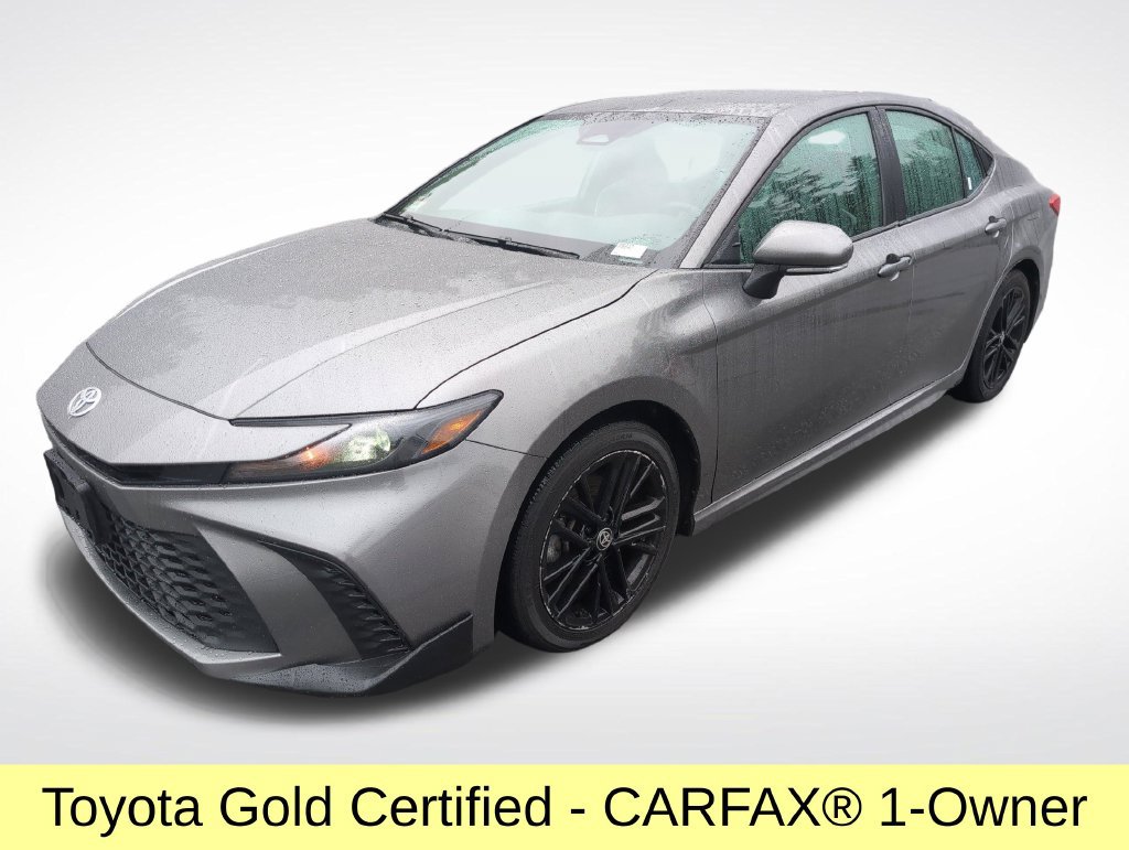 Certified 2025 Toyota Camry SE FWD image 1