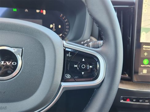 New 2026 Volvo XC60 B5 Plus w/ Climate Package image 17