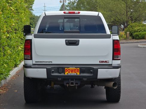 Used 2012 GMC Sierra 2500 Denali w/ Suspension Package, Off-Road AWD/4WD image 5