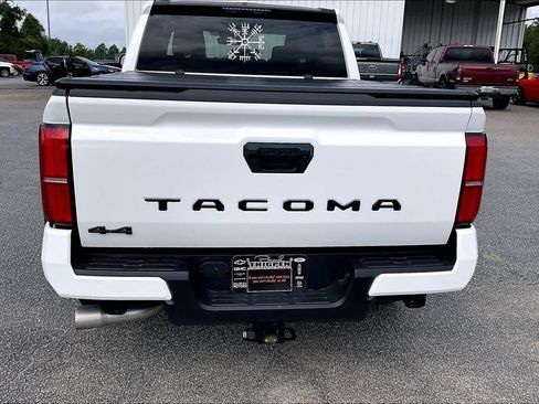 Used 2024 Toyota Tacoma SR5 AWD/4WD image 8