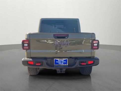 New 2025 Jeep Gladiator Rubicon image 5