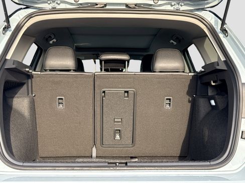 New 2026 Volkswagen Taos SE image 12