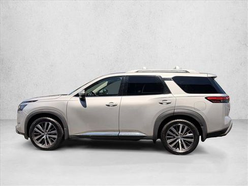 Used 2022 Nissan Pathfinder Platinum w/ Cargo Package AWD/4WD image 8