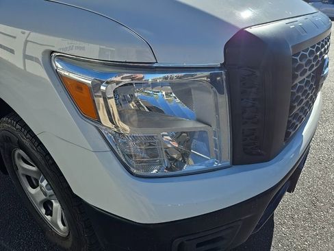 Used 2017 Nissan Titan S image 26