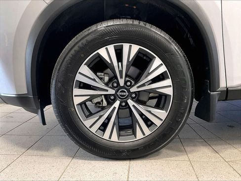 Used 2023 Nissan Rogue SV AWD/4WD image 7