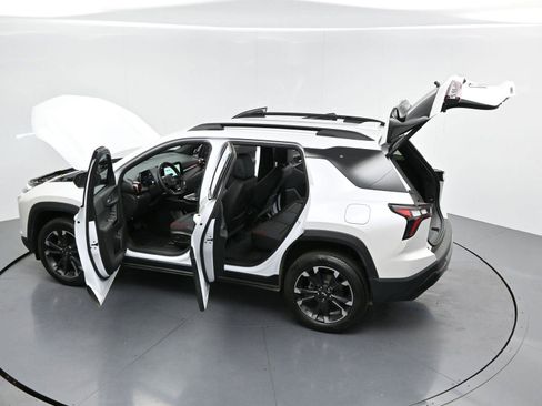 Used 2025 Chevrolet Equinox RS FWD image 39