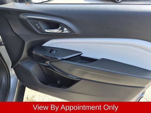 Used 2025 Chevrolet Trax LT w/ LT Convenience Package FWD image 31