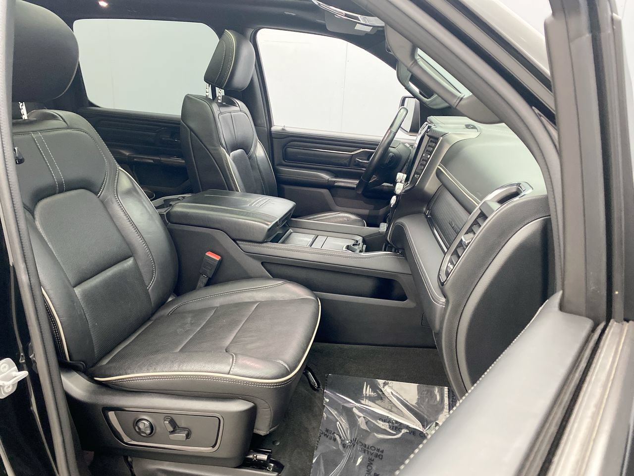 Used 2023 RAM 1500 Limited AWD/4WD image 25