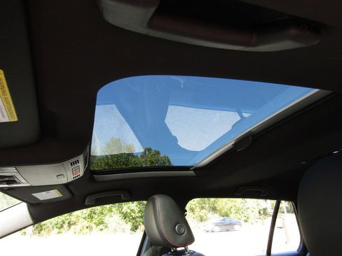 Used 2017 Volkswagen GTI SE image 45