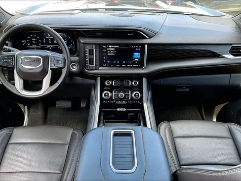 Used 2023 GMC Yukon Denali AWD/4WD image 14
