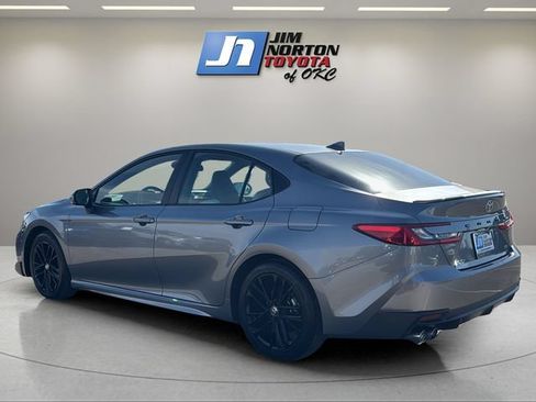 Used 2025 Toyota Camry SE FWD image 7