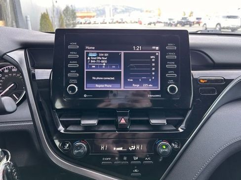 Used 2022 Toyota Camry LE image 12