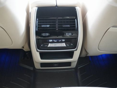 Used 2019 BMW X5 xDrive50i w/ M Sport Package image 42