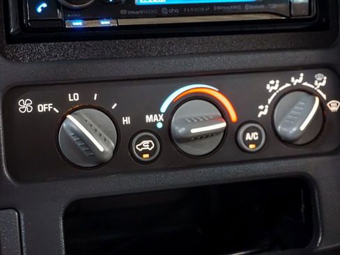 Used 1998 Chevrolet Silverado 1500 4x4 Regular Cab w/ Preferred Equipment Group 2 image 45