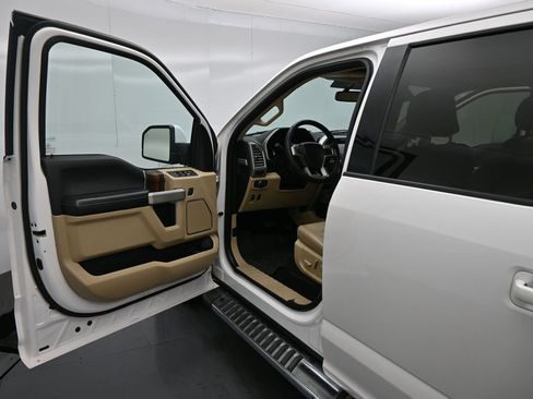 Used 2016 Ford F150 Lariat w/ Equipment Group 501A Mid image 8