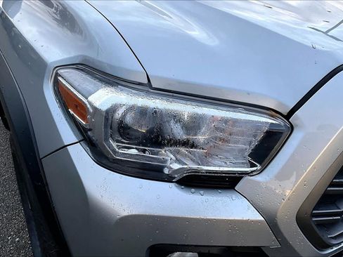 Certified 2023 Toyota Tacoma TRD Off-Road image 27