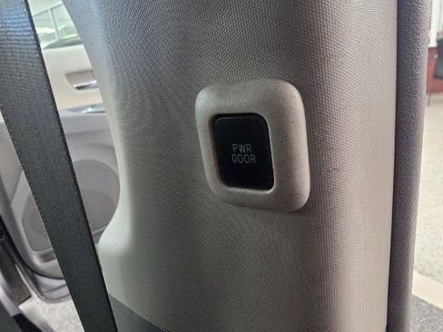Used 2012 Toyota Sienna SE FWD image 37