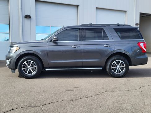 Used 2019 Ford Expedition XLT w/ Equipment Group 202A image 4