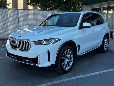 Used 2026 BMW X5 xDrive40i w/ Climate Comfort Package AWD/4WD image 3