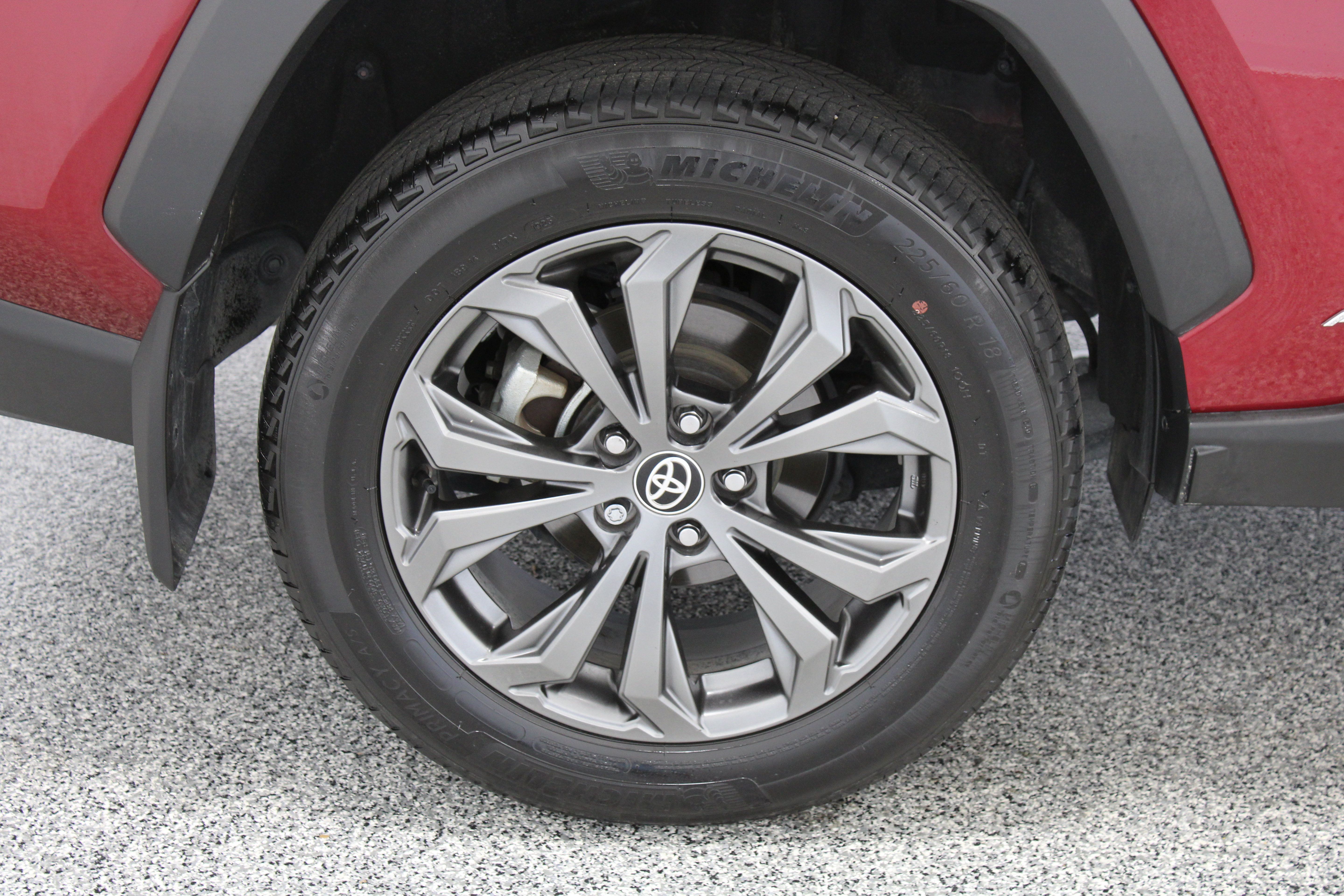 Used 2023 Toyota RAV4 XLE Premium AWD/4WD image 6