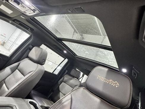 Used 2021 Chevrolet Suburban High Country w/ Premium Package image 8