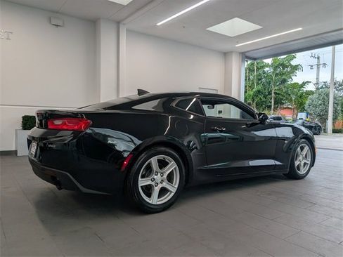 Used 2017 Chevrolet Camaro LT image 10