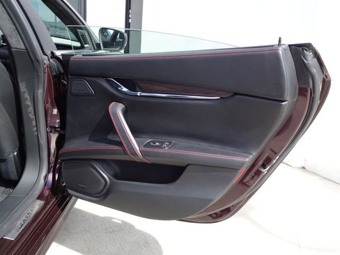 Used 2018 Maserati Quattroporte S GranLusso image 14