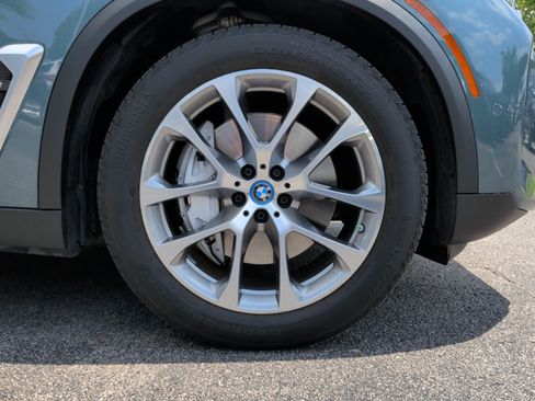 Used 2024 BMW X5 xDrive50e w/ Premium Package AWD/4WD image 16