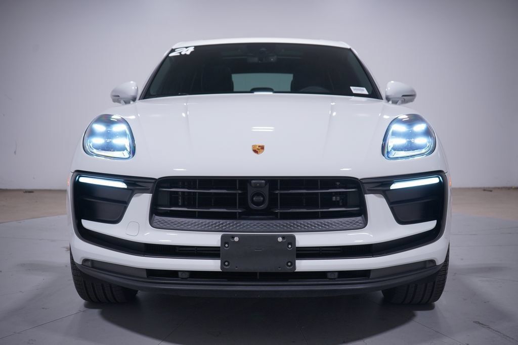 Used 2024 Porsche Macan AWD/4WD image 4