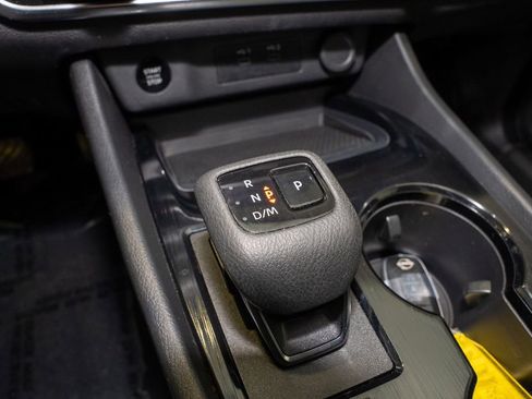 Used 2024 Nissan Rogue SV image 16