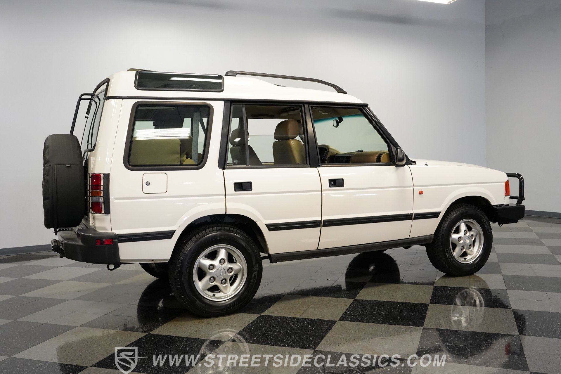 Used 1996 Land Rover Discovery AWD/4WD image 14