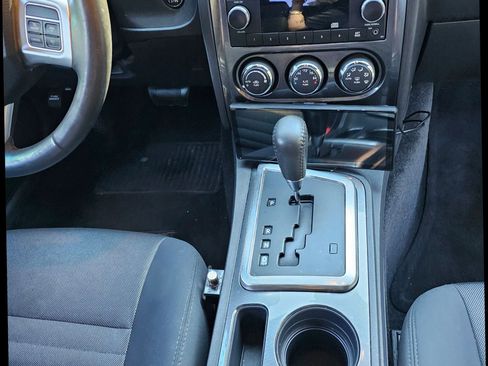 Used 2013 Dodge Challenger SXT image 24