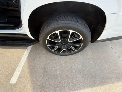 Used 2021 Chevrolet Tahoe RST w/ Luxury Package image 19