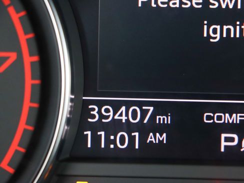 Used 2023 Audi Q5 2.0T Premium w/ Convenience Package image 15