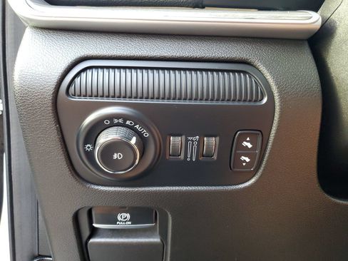 Used 2023 Jeep Wagoneer L Series II AWD/4WD image 29
