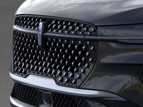 New 2026 Lincoln Nautilus Premier image 17