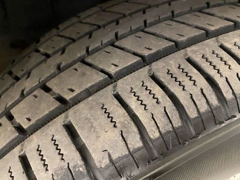 Used 2010 Chrysler Town & Country Touring Plus image 29