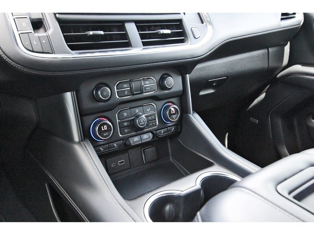 Used 2022 Chevrolet Tahoe LT w/ LT Signature Plus Package RWD image 29