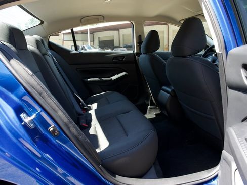 Used 2025 Nissan Altima 2.5 SV FWD image 22
