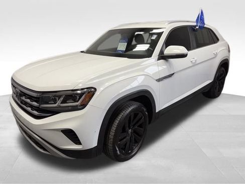 Used 2022 Volkswagen Atlas Cross Sport SE image 1
