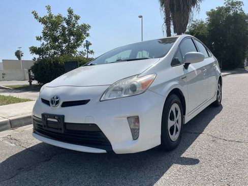Used 2013 Toyota Prius One image 3