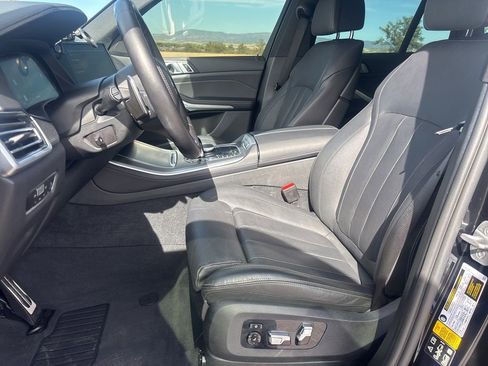 Used 2022 BMW X5 xDrive40i w/ M Sport Package AWD/4WD image 9