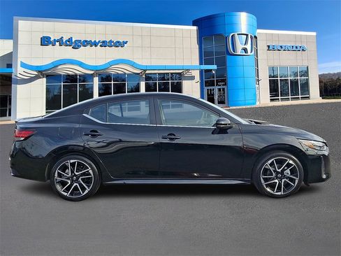 Used 2025 Nissan Sentra SR image 7