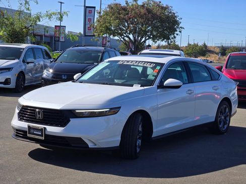 Used 2023 Honda Accord EX image 3