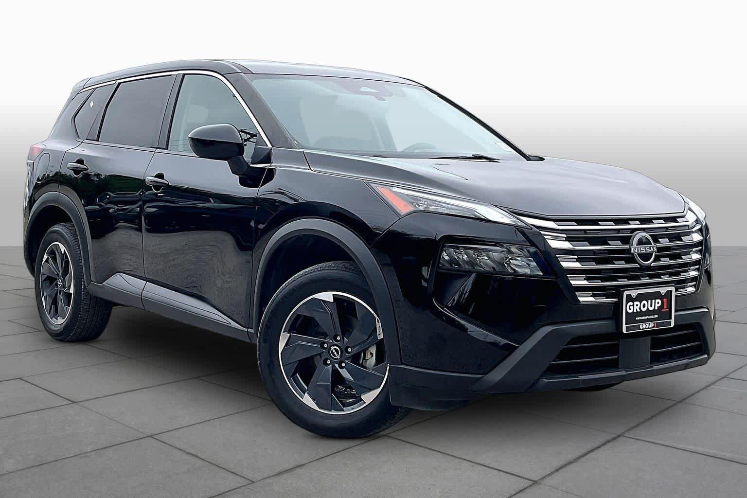 Used 2024 Nissan Rogue SV AWD/4WD image 3