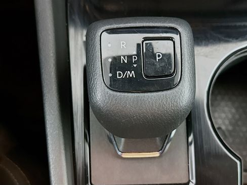 Used 2023 Nissan Rogue S image 24